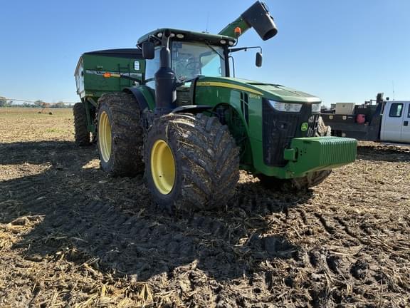 Image of John Deere 8370R equipment image 2