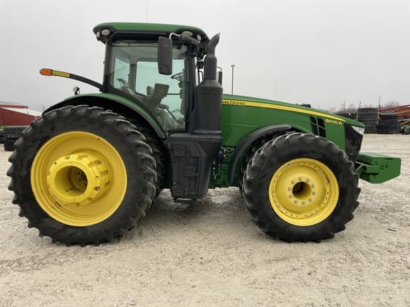 Image of John Deere 8400R equipment image 3