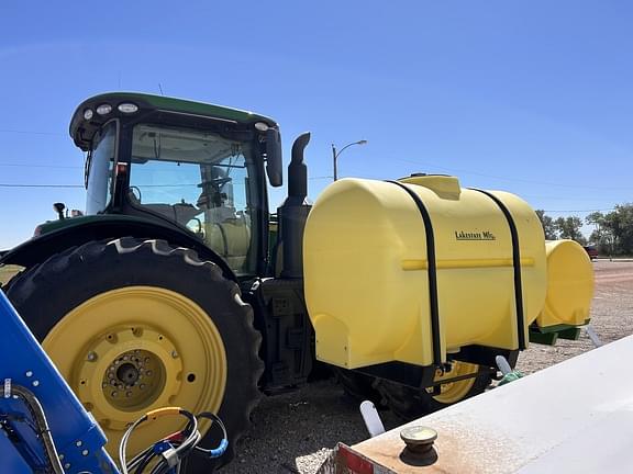 Image of John Deere 8400R equipment image 2