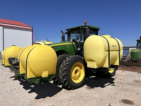 Image of John Deere 8400R equipment image 4