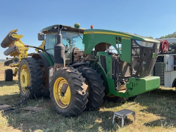 2017 John Deere 8400R Equipment Image0