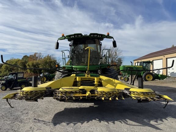 Image of John Deere 8600 equipment image 1