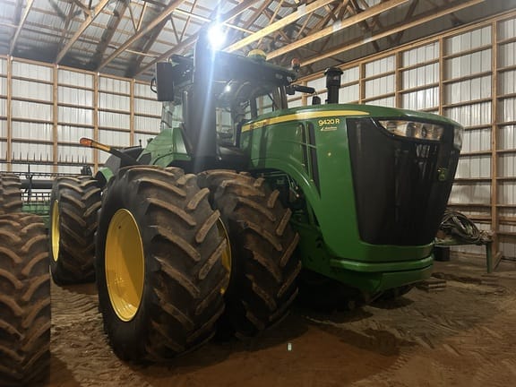 2017 John Deere 9420R Equipment Image0