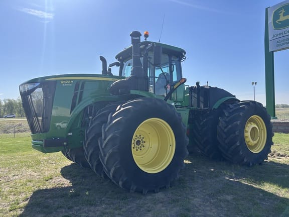 2017 John Deere 9420R Equipment Image0