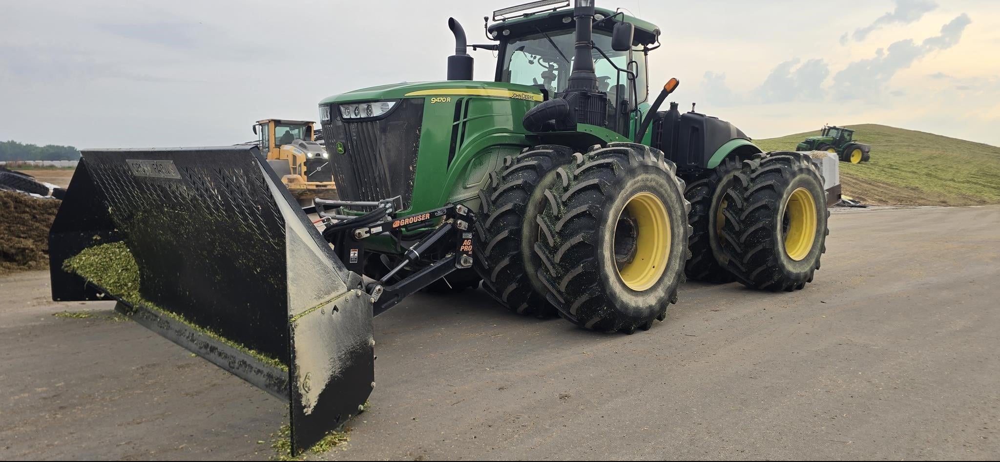 2017 John Deere 9470R Equipment Image0