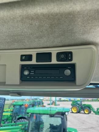 Image of John Deere 9520R equipment image 4