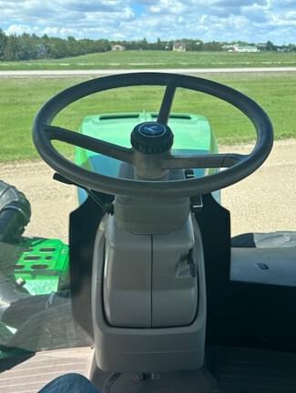 Image of John Deere 9520R equipment image 2