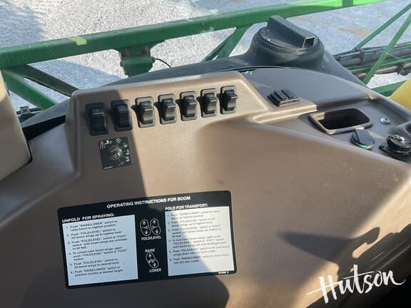 Image of John Deere R4023 equipment image 3