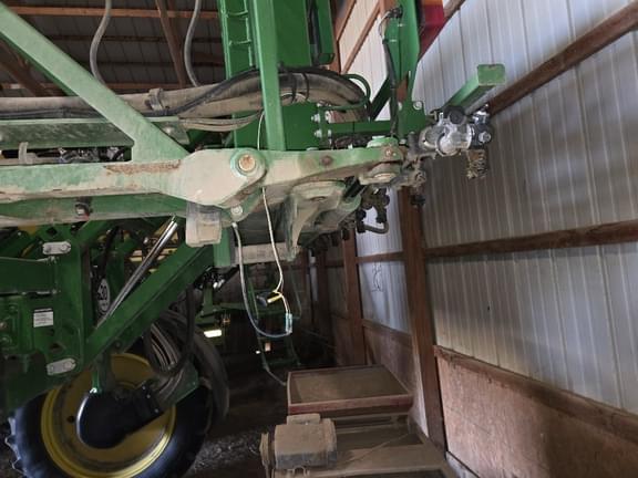 Image of John Deere R4023 equipment image 4