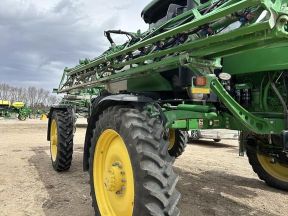 Image of John Deere R4038 equipment image 3