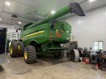 Main image John Deere S660