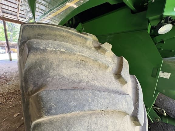 Image of John Deere S660 equipment image 2