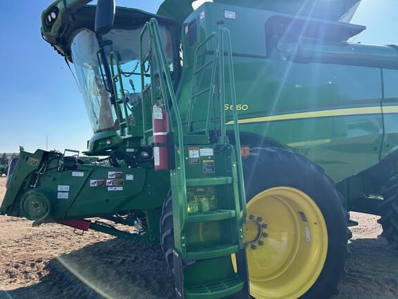 Image of John Deere S660 equipment image 3