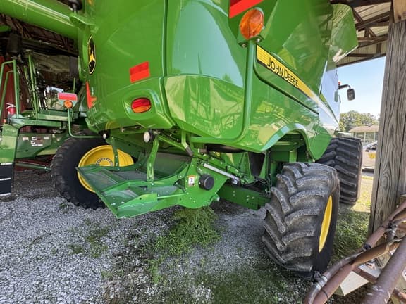 Image of John Deere S660 equipment image 4