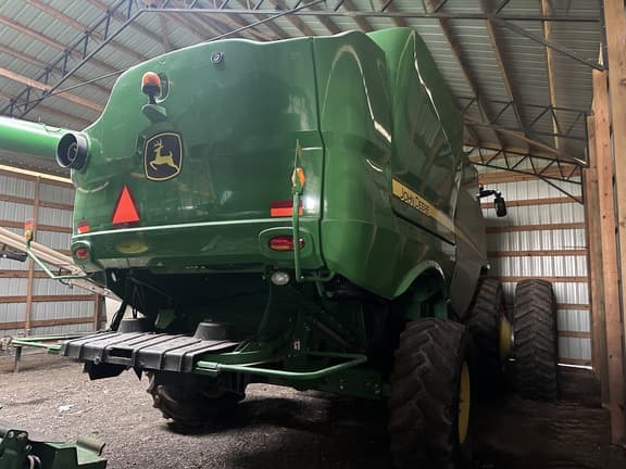 Image of John Deere S670 equipment image 3