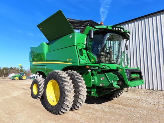 Image of John Deere S670 equipment image 4