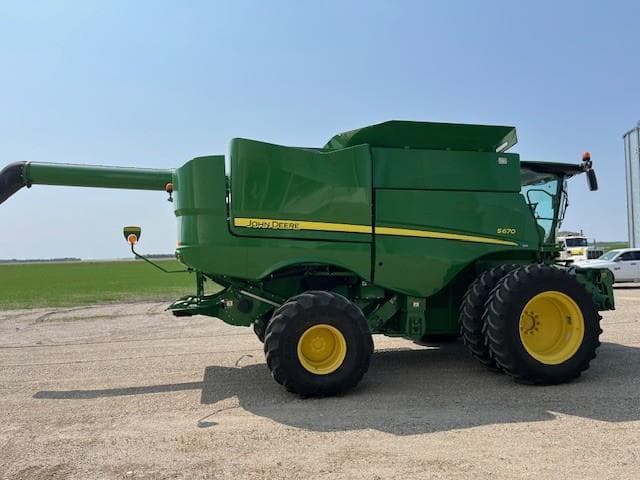 Image of John Deere S670 equipment image 2