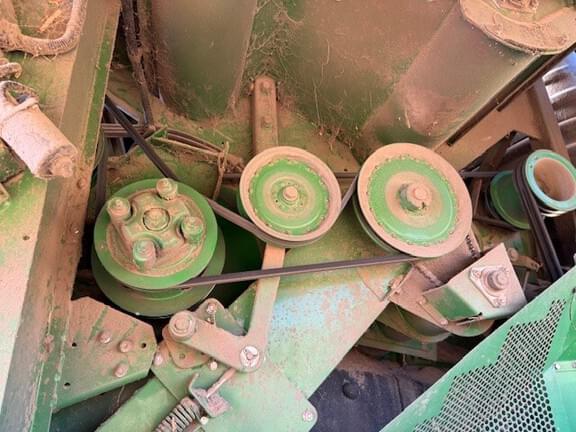 Image of John Deere S670 equipment image 1