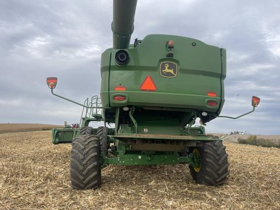 Image of John Deere S670 equipment image 3