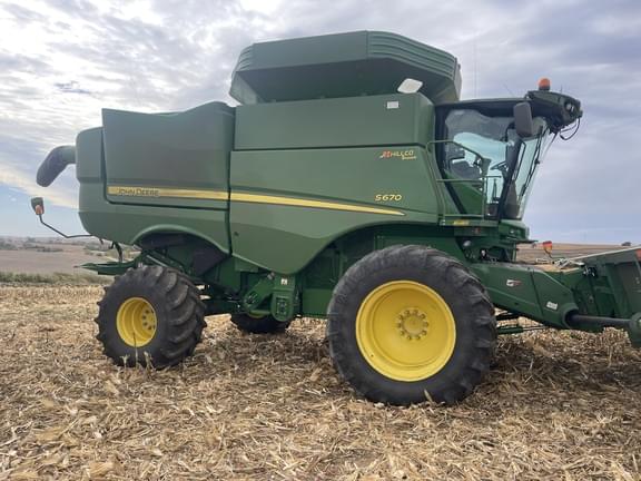 Image of John Deere S670 equipment image 2