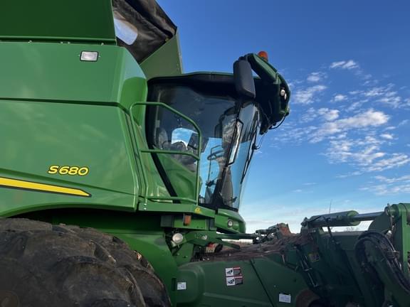 Image of John Deere S680 equipment image 3