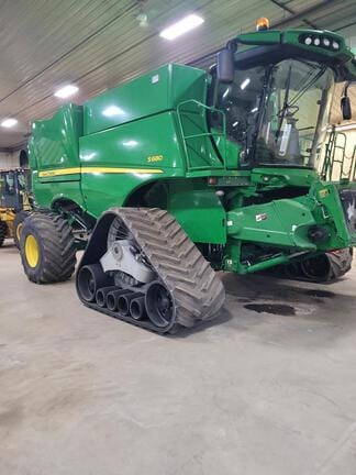 2017 John Deere S680 Equipment Image0