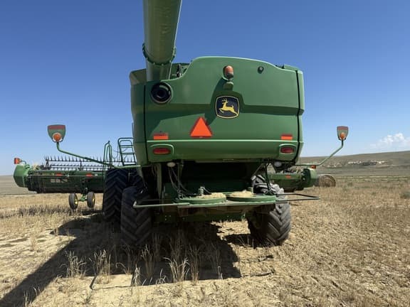 Image of John Deere S680 equipment image 3