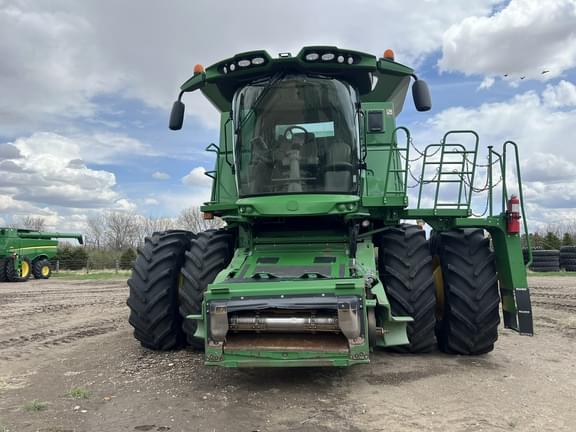 Image of John Deere S680 equipment image 3