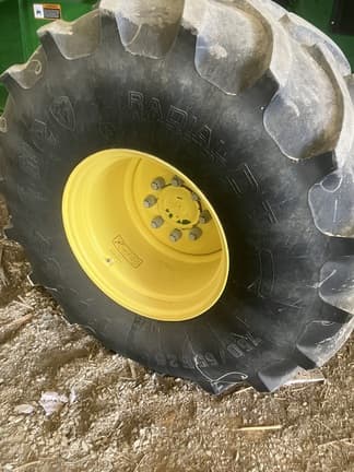 Image of John Deere S680 equipment image 1
