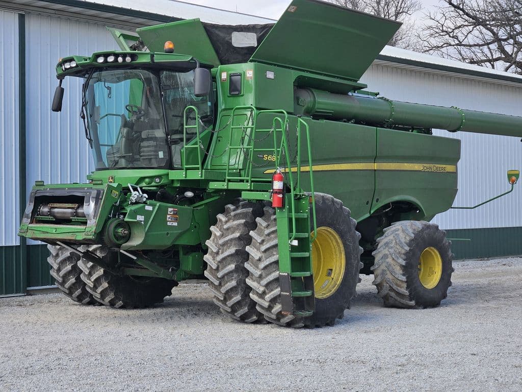 Image of John Deere S680 Primary image