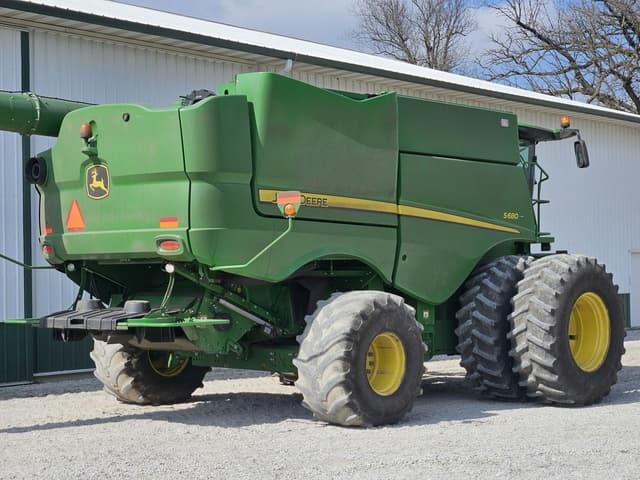 Image of John Deere S680 equipment image 4