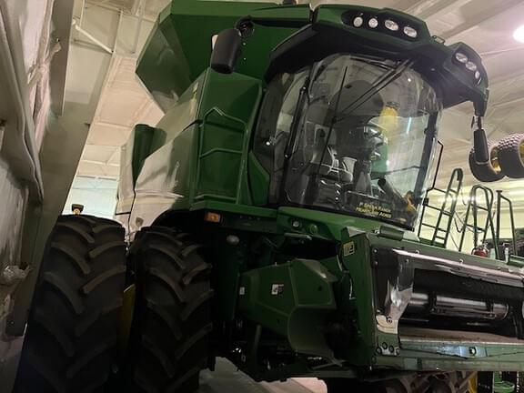 Image of John Deere S680 equipment image 3