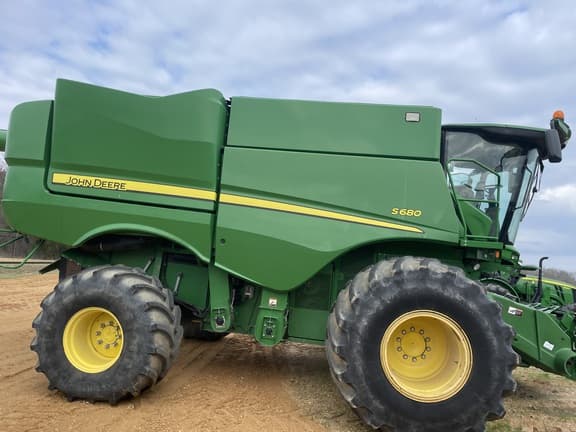 Image of John Deere S680 Primary image