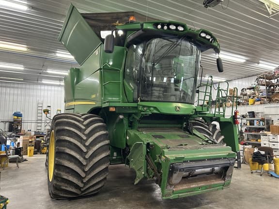 Image of John Deere S680 equipment image 1