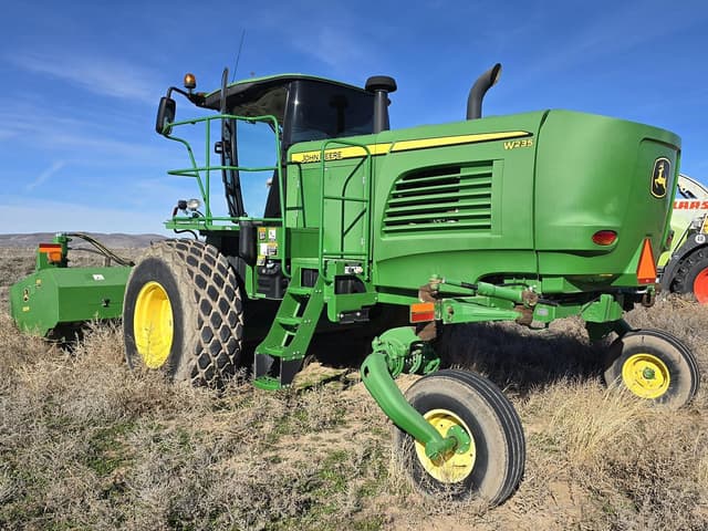 Image of John Deere W235 equipment image 2