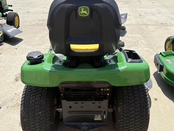 Image of John Deere X330 equipment image 3