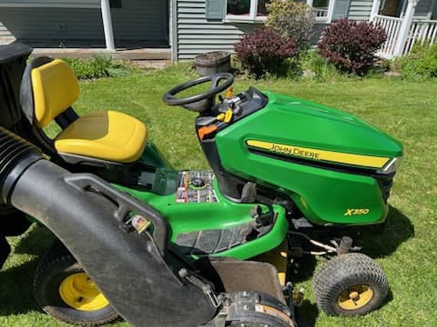 Image of John Deere X350 equipment image 3
