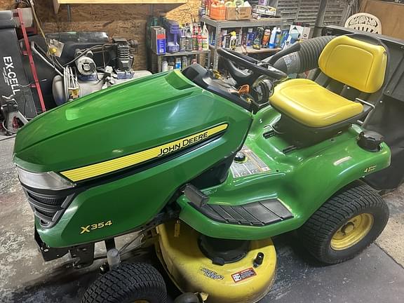 Image of John Deere X354 equipment image 1