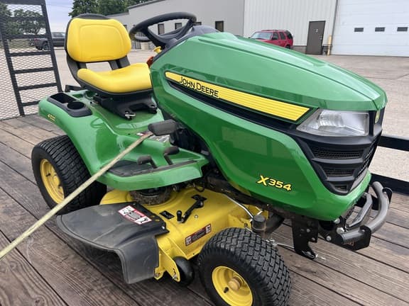 Image of John Deere X354 equipment image 1