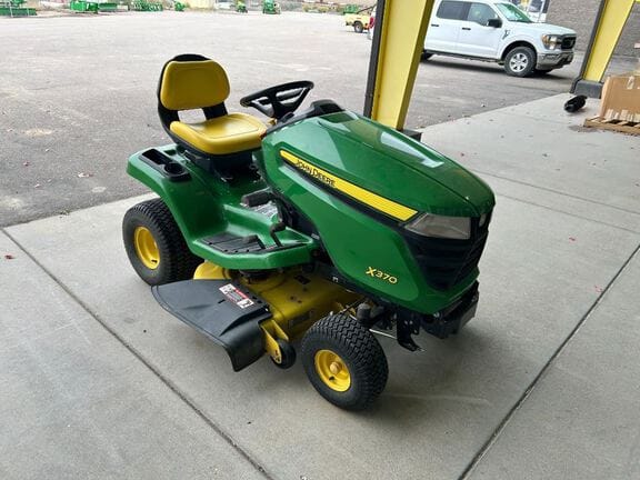 2017 John Deere X370 Equipment Image0