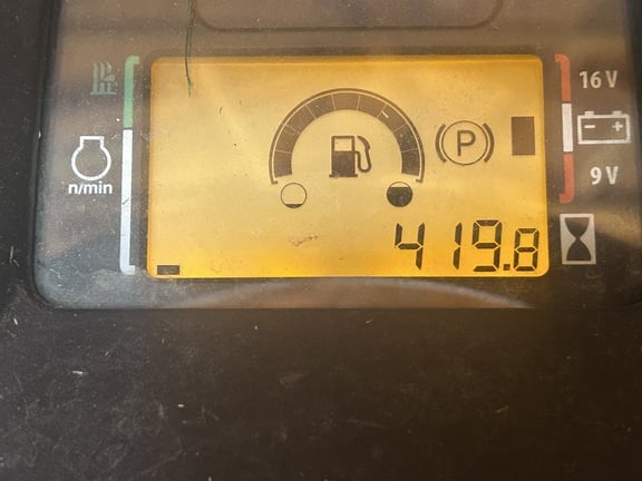 2017 John Deere X370 Equipment Image0
