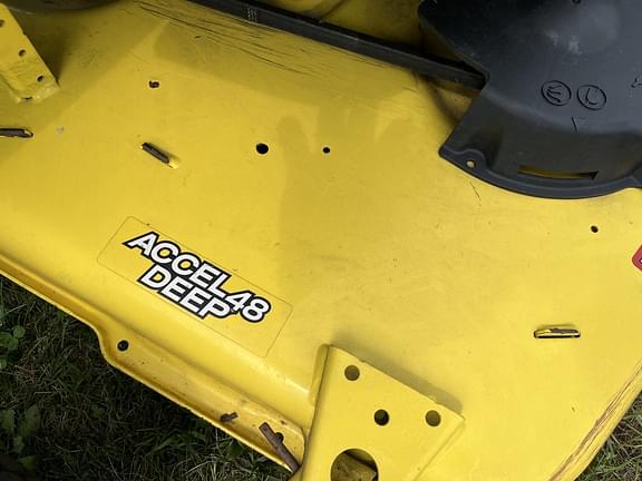 Image of John Deere X380 equipment image 4