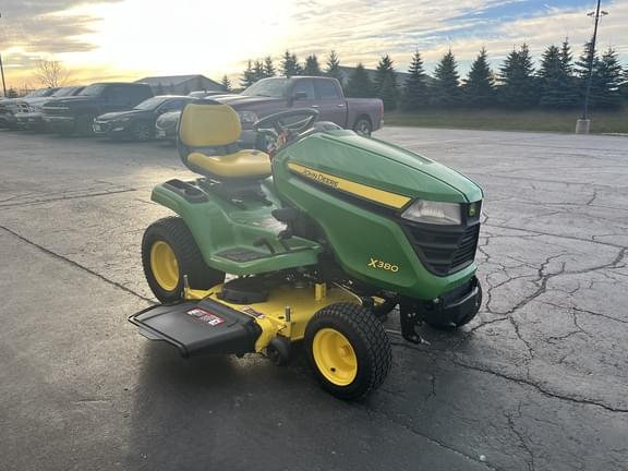 Image of John Deere X380 equipment image 3