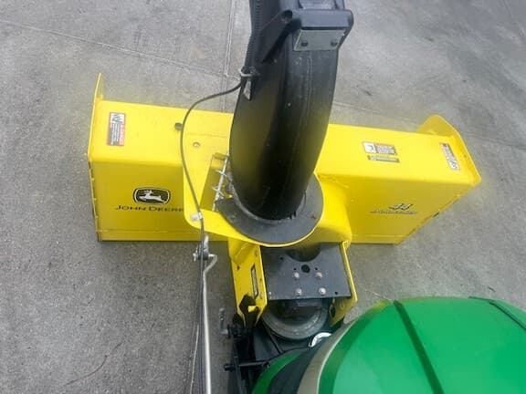 Image of John Deere X394 equipment image 3