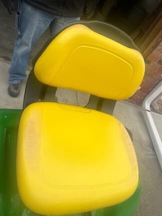 Image of John Deere X394 equipment image 4