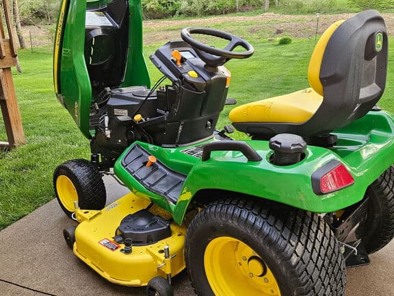 Image of John Deere X570 equipment image 4