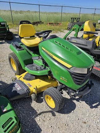 Image of John Deere X570 equipment image 4