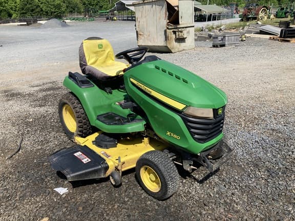 Image of John Deere X580 equipment image 2