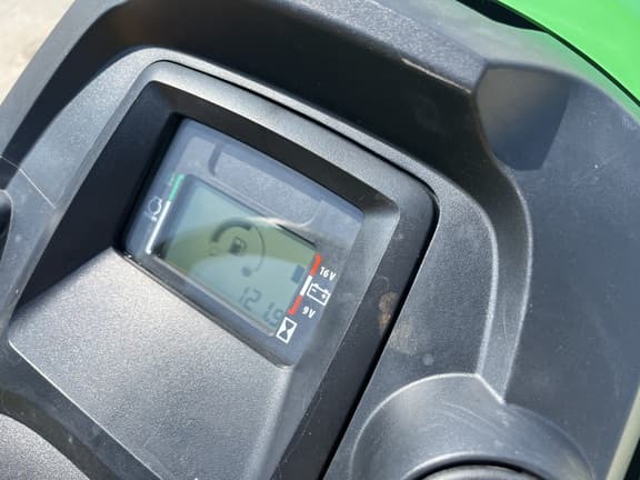 Image of John Deere X590 equipment image 3