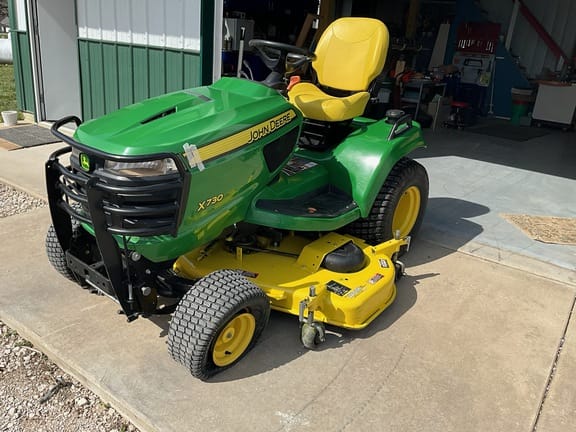 2017 John Deere X730 Equipment Image0